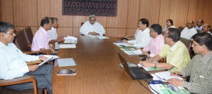 CHIEF MINISTER SHRI NAVEEN PATNAIK REVIEWING ON ACTIVITIES OF RURAL DEVELOPMENT DEPARTMENT AT SECRETARIAT ON 2-6-2015.