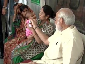 Modi-Passengers-Metro