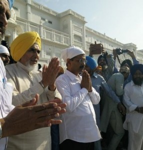 Kejriwal-Golden-Temple