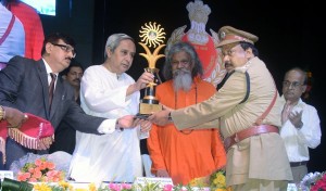 CM giving awards