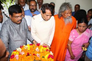 Suresh Prabhu, Dharmendra Pradhan