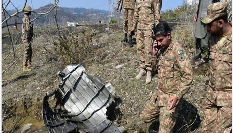 Pakistan people killed pakistani Pilot